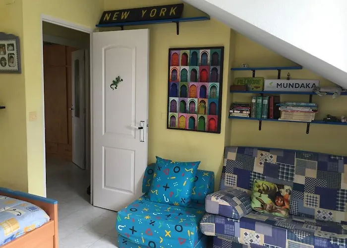 Atico Amplio Con Vistas Al Mar En *