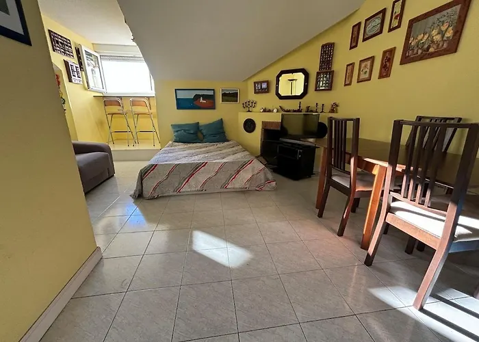 Atico Amplio Con Vistas Al Mar En Apartment