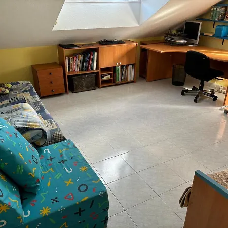 Atico Amplio Con Vistas Al Mar En Apartamento