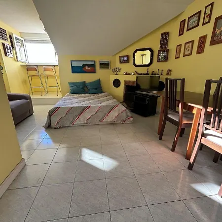 Atico Amplio Con Vistas Al Mar En Apartamento